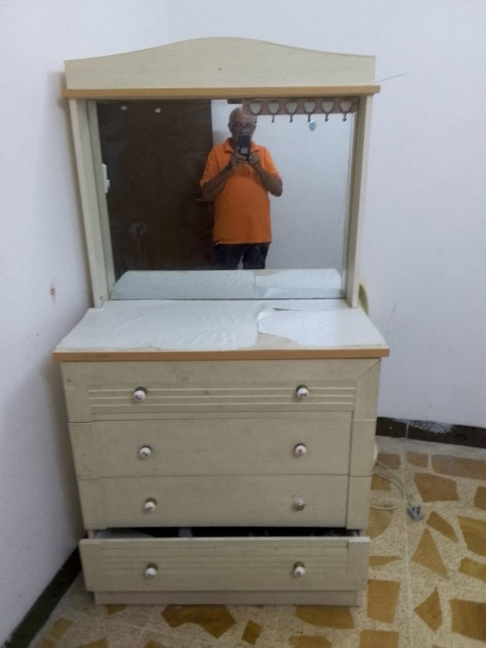 للبيع
