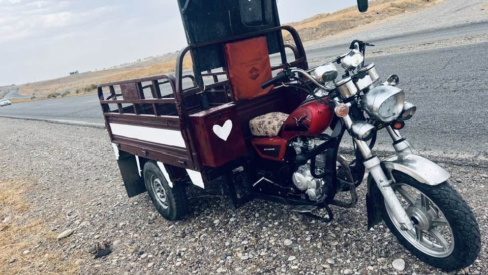 السلام عليكم 

ستوته للبيع موديل٢٠١٧محرك٢١شرط ستوته نضيفه نشاط محرك صافي 
شاصي شرط كله شرط ستوته ما بيه خياسان ولا لحيم السعر ٩٥٠وبيه مجال 
مكاني كياره قريت العوسجه رقم ‭ ‭***********‬

