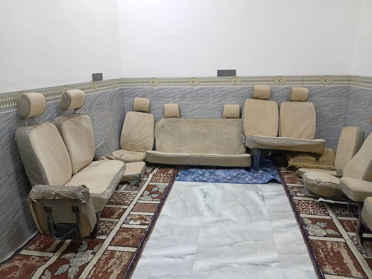 سلام عليكم كشنات  كامله للبيع15نفرالسعر 600وبيهن مجال المكان كربله***********
