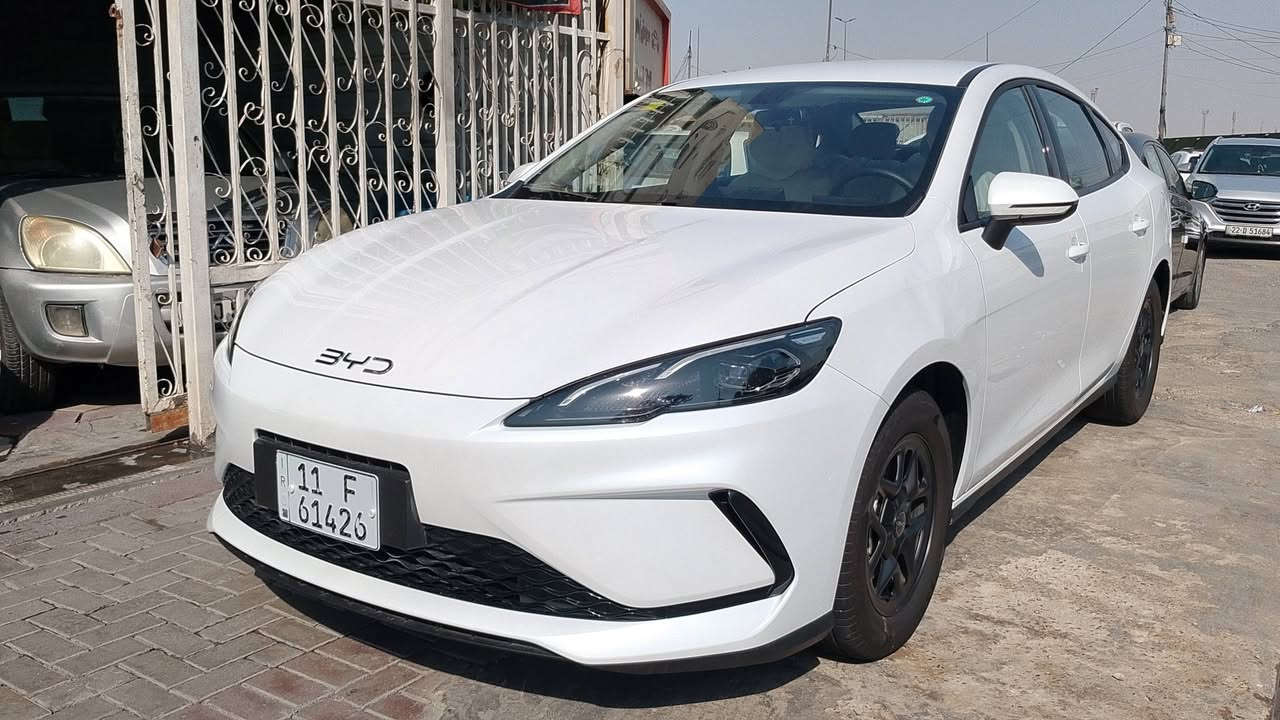 السلام عليكم 
بيوايدي سئل فايف
زيرو ماشيه 4تالف 
فول مواصفات سياره 
رقم بغداد نكليزي سنويا جديد هزه جديد تحويل ثاني 
العنوان بغداد بلديات نتصل وتدلل 
***********
