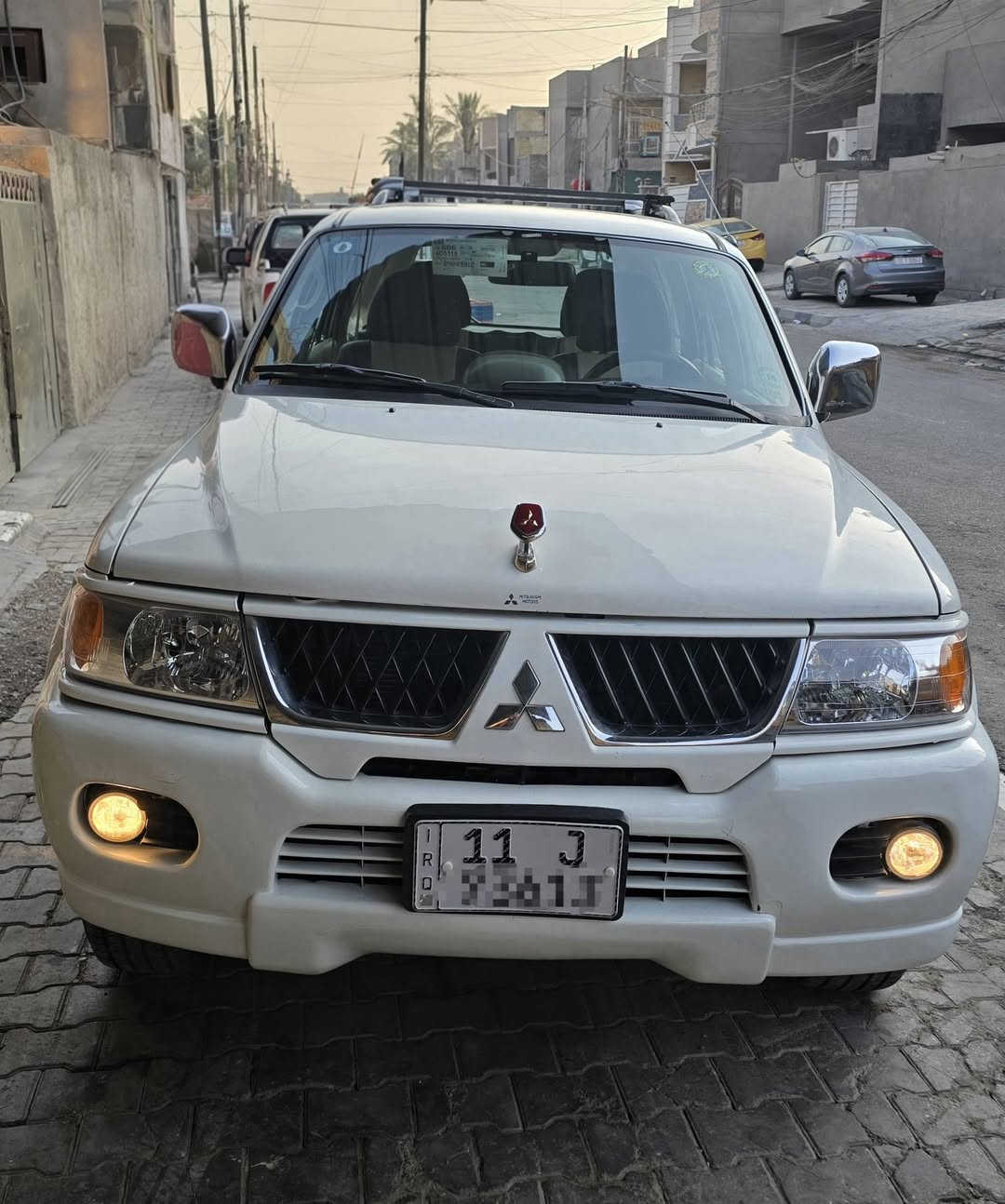 السلام عليكم
ميتسبوشي ناتيفيا موديل 2006 للبيع 
رقم بغداد الجديد بأسمي تحويل مباشر 

_ السيارة مكفوله كفالة عامة من الصبغ 
_ الكير والمحرك مكفولات ايضا 
_ تبريد شغال ثلج 
_ تخم تاير جديد
_ الصدر الامامي والخلفي جديدات 
_ المروحية كهرباء 
_ دوشمة السيارة جديدة جلد 

السيارة شوفة عينكم جداً نظيفة 

مكان السيارة / بغداد 
السعر المطلوب 110
للاستفسار الاتصال على الرقم ***********
