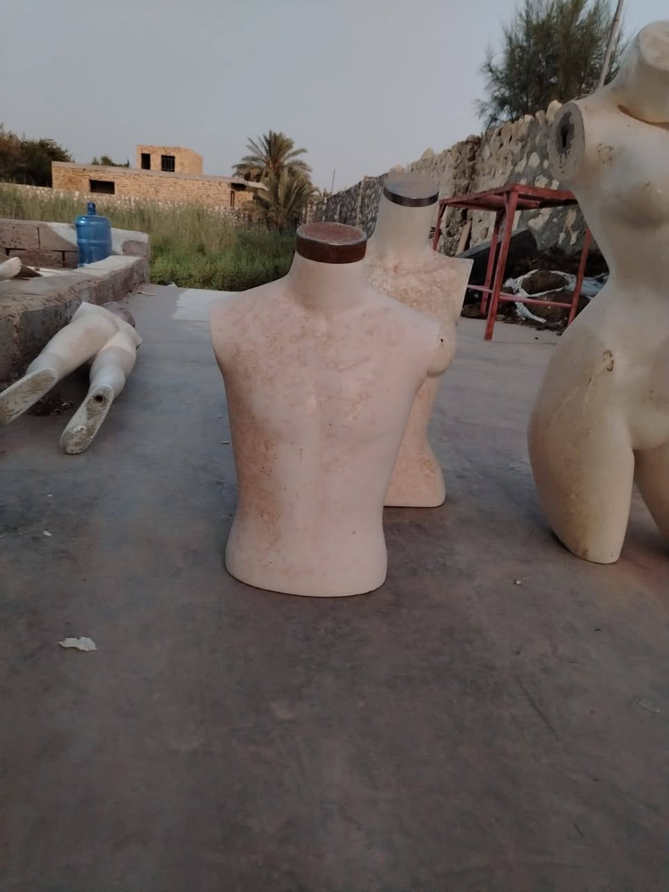 غراض محل كامله لعابات كامله ستاند وايدين وميوزه  للاستفسار الاتصال ***********
