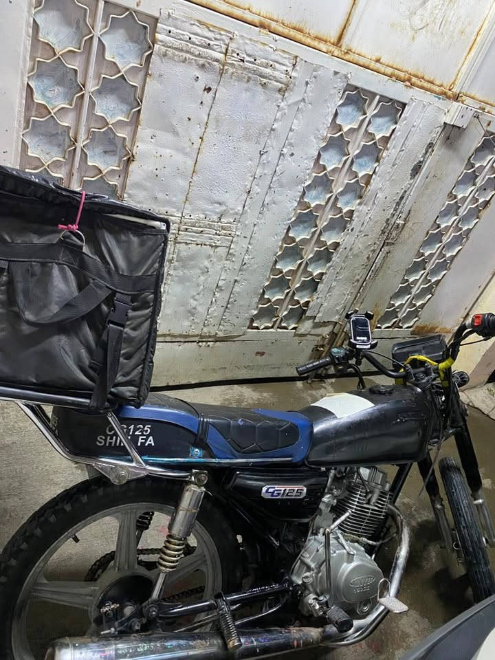 سلام عليكم يوجد ماطور للبيع مديل 20 الهاتف ::*********** الكهربائيات شغاله يرادله بس اشاير و بك لايت ::سعر 300وبي مجال
