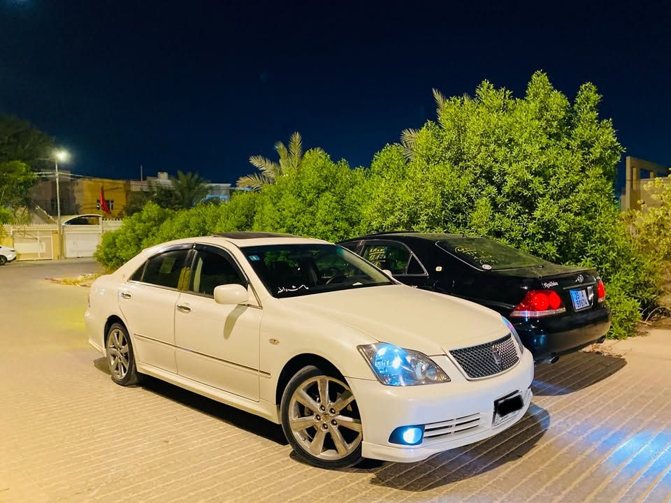 للبيع شاهينه 2005 اثلت داخل اسود شاصي ٨٢
مواصفات ٣ ددكم فتحه بصمات 
داخل اسود لايت ابوعيون كشنات كهرباء 
ستيرن كهرباء كشنات تدفئه زنون لايت عالي
ويل دكنه باتري جديد كشر خير من الله حداديه
وكير ومحرك خير من الله تبريد كله شغال السياره
تجي وتشوف رقم بغداد مبايعات دوله وكاله 
مكاني نجف واتساب *********** ***********
السعر ١١٥ اتصل وبيك خير ودلل

