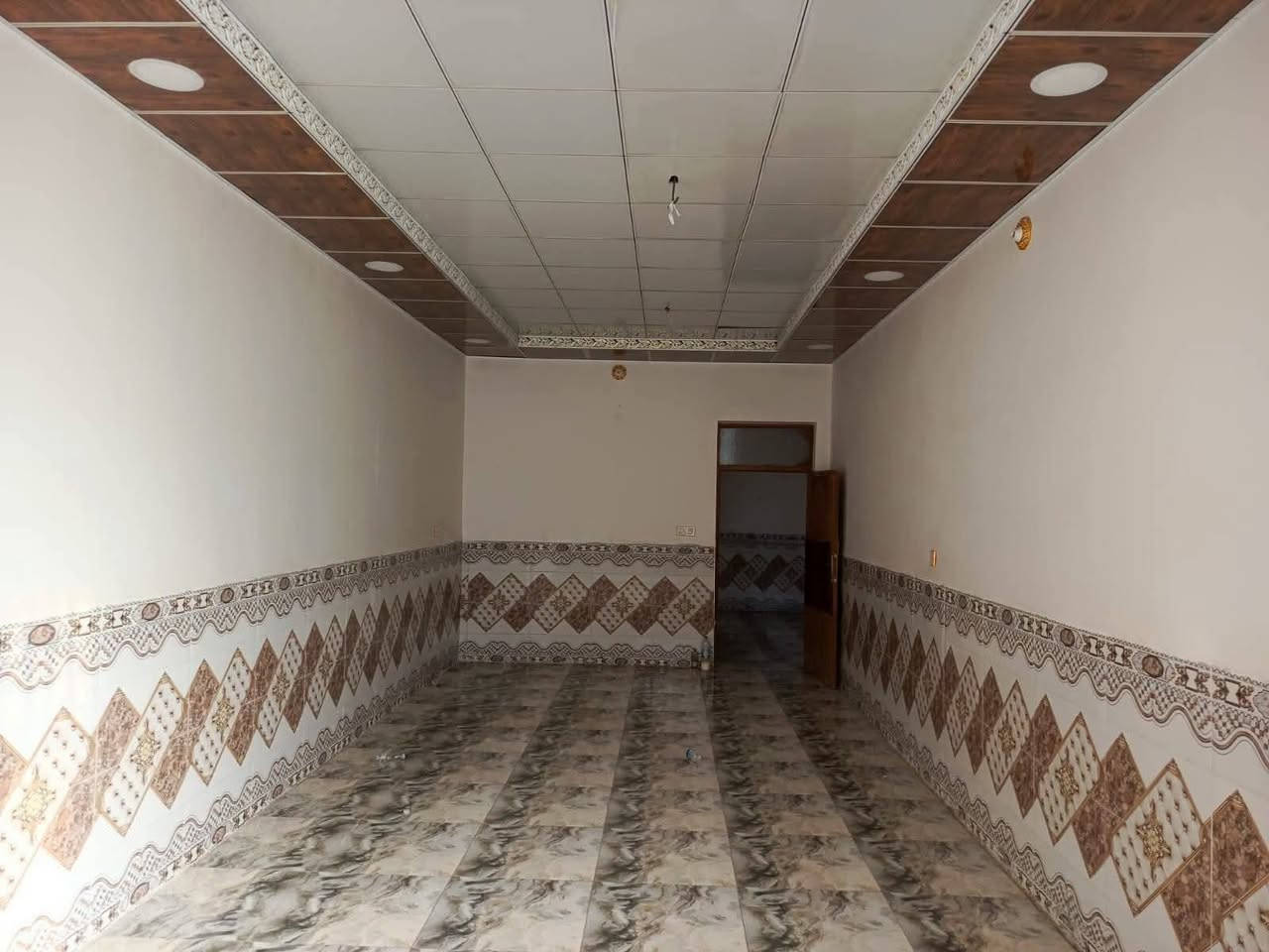 دار للبيع 150م طابقين بلنجف مقابل ملحق القريه بناء طابوق سقف صب
خط اول يبعد عن شارع الصب 80م 

بيع مستعجل سعر 80مع مجال 

للاستفسار واتساب ***********
