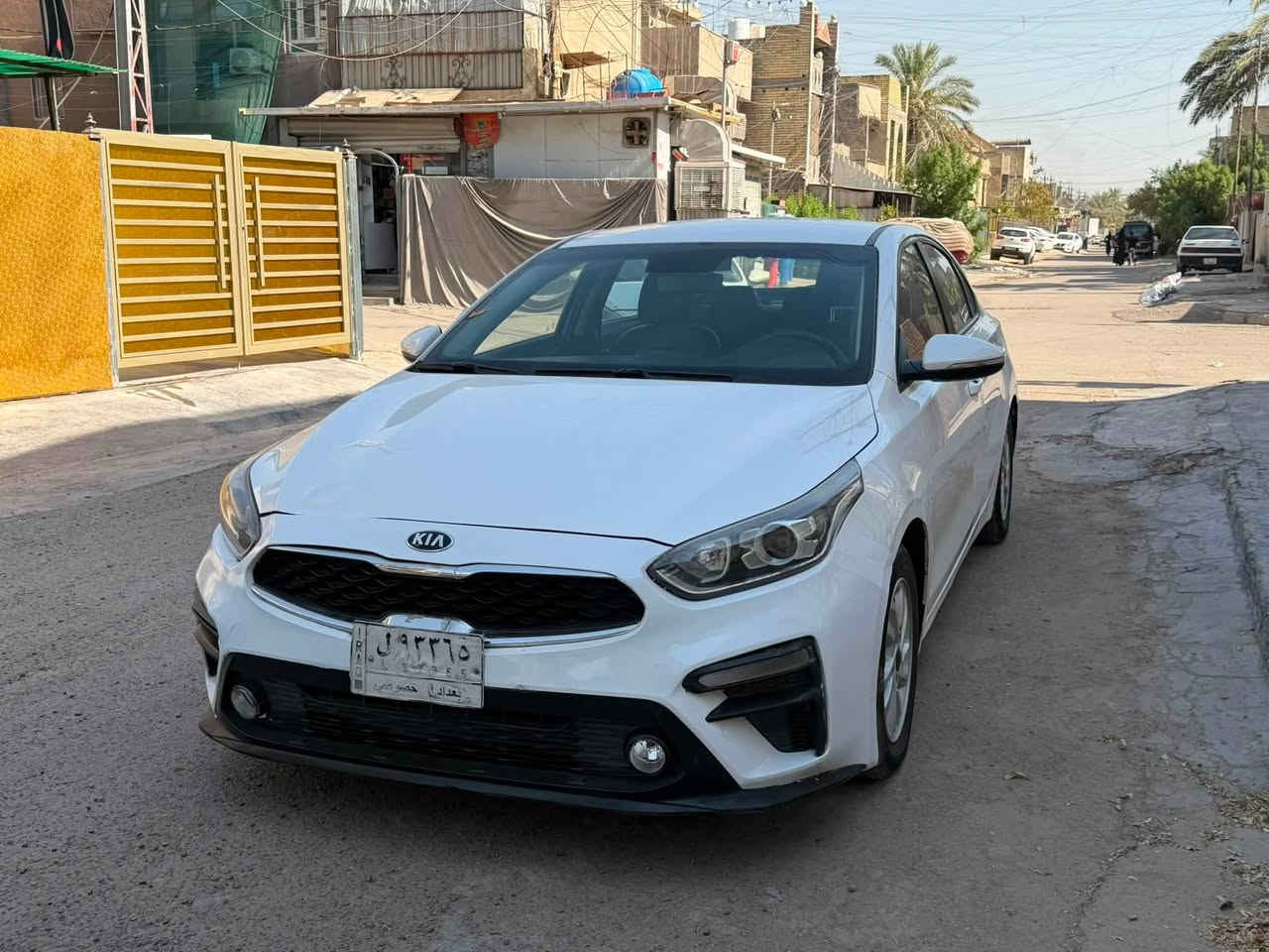 كيا سيراتو خليجي رقم بغداد بصمه تحكمات فوول اشاير بالمري مري شفط   نظام تقليل صرف وقود السياره بيها مكانات صبغ بدون دواخل بدون لغود بدون شواصي بدون ايرباك بدون حادث كير مكينه صدر جاهز السعر 100  للاتصال ***********

