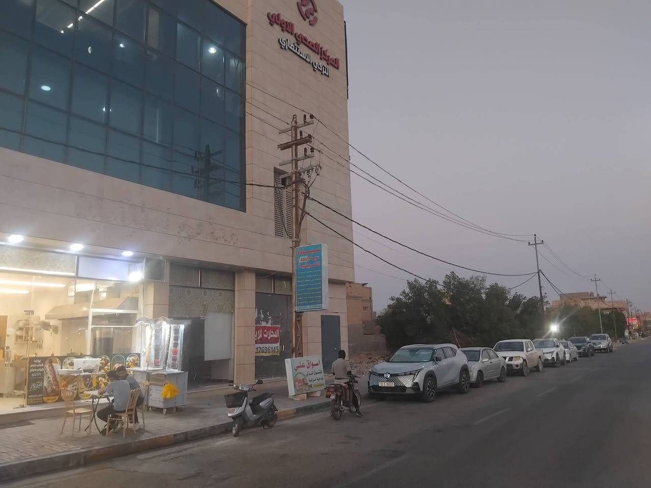 السلام عليكم
 محلات للايجار موقع مميز  كربلاء حي الحر  ممكن ان تكون اسواق او اي مهنه أخرى حسب الرغبه للتواصل واتس اب *********** او موبايل ***********
