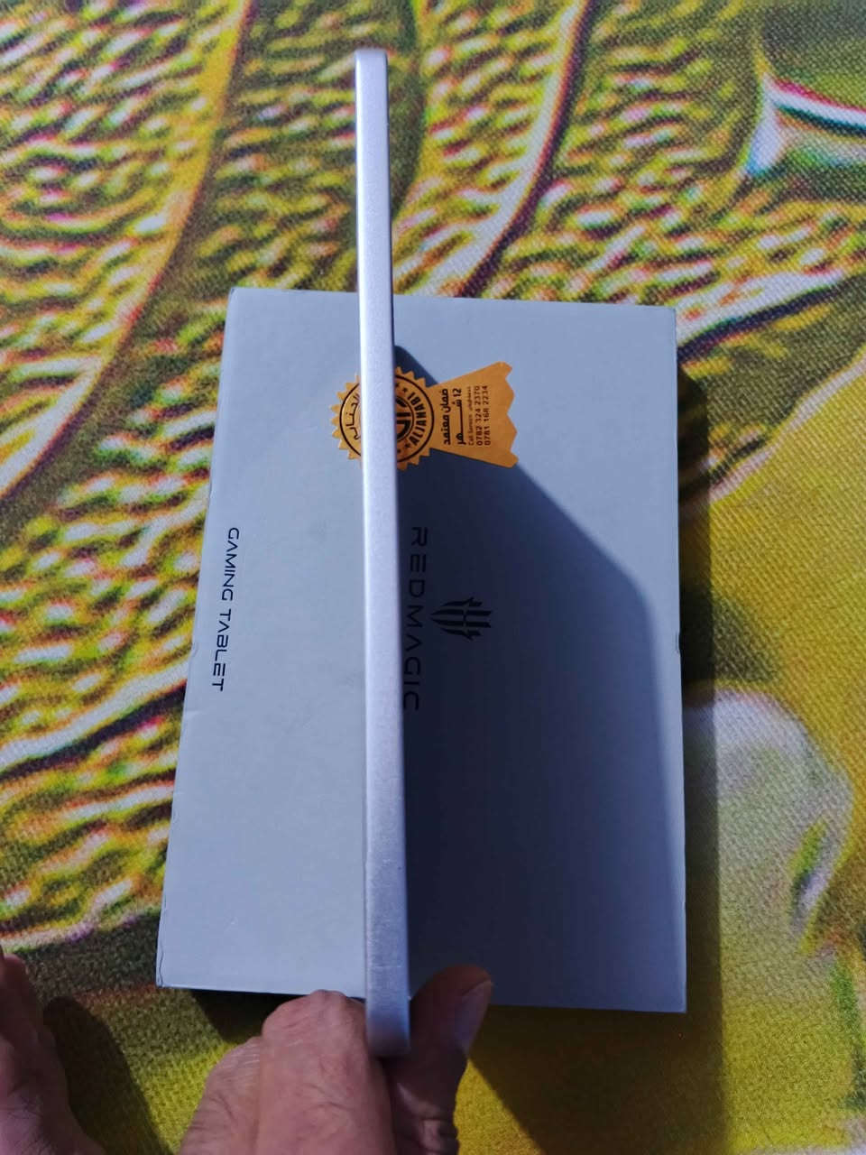السلام عليكم ايباد ريد مجك استرا البيع 
ذاكره 256 
البطاريه 97
عدد دورات الشحن 160
يشغل فريم 165ببجي
ايباد وحش مال العاب 
الجهاز بدون كيبل شحن 
الجهاز ويا حافضه 
العنوان النجف الأشرف 
واتساب ***********
