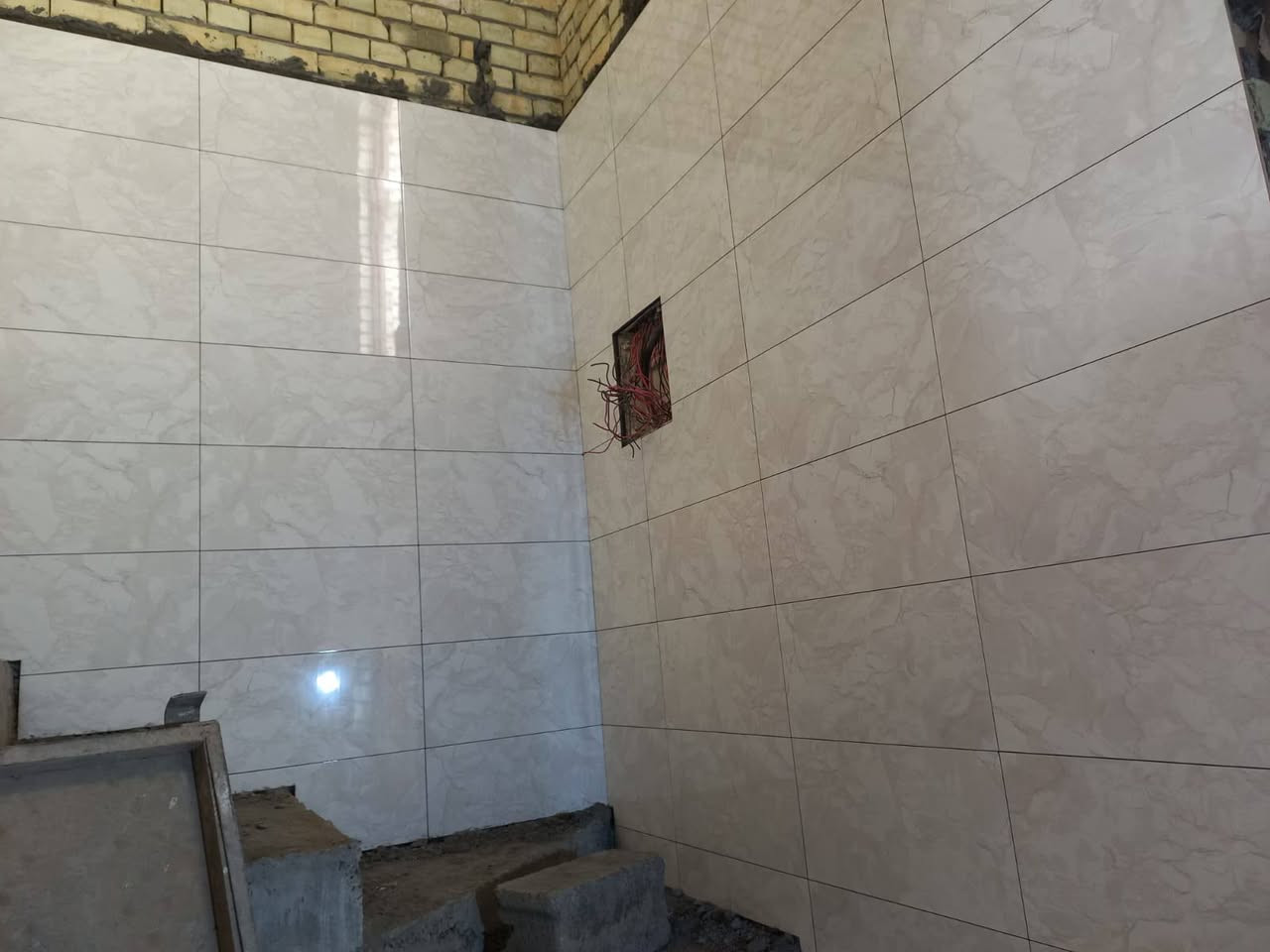 سلام عليكم خلفه سراميك اشتغل داخل بغداد اي استفسار واتساب ودلل ***********
