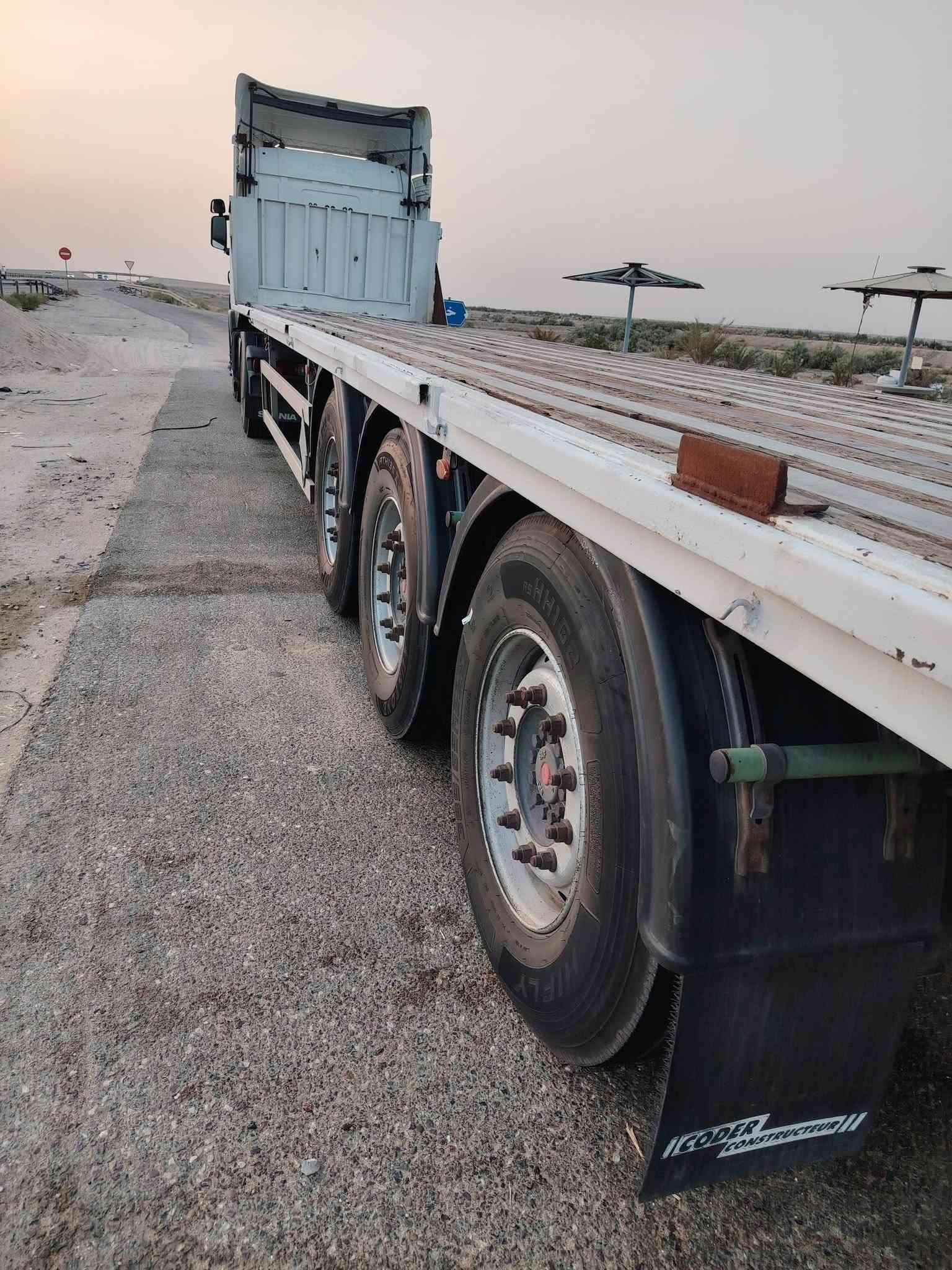 السلام عليكم عربانه منفيس شمالي مجموعة ساف دسك بريك مطبخ ثلاجه هوا كهرباء بريك كله على وضع لشركة مكان بابل جبله السعر ٦٥ بيهه مجال ***********  ***********
