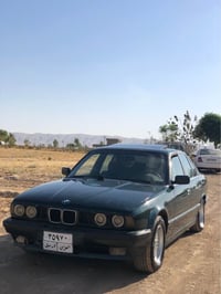 Bwmمودیل ١٩٩٠ ٢٠ گیر عادیە هیچ هیچ لیدوانو سبوخی نیە مەحجونی نیە  تەیو...