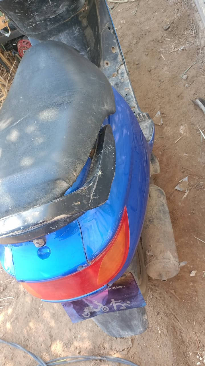دراجه فراشه للبيع مكينه كلش حلوه وناعمه شغلاله بس كابرتتها تعبانه  سلف هندر بك لايت سعرها 250 مجال بصيط بيها مكاني الديوانية طريق السنيه راسلني مايسنر او واتس ***********
