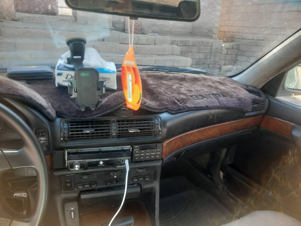 بي ام 735i اللبيع بجم عريض
سياره جديده بمعنه الكلمه احلا من الصور 

نشاطها تشك التبليط معدل إذا ما عبرت ال 240 مرجوعه

كلشي جديد بيها منضومه تبريد جديده  تبريد ثلج✔️

تايرات جدد✔️

صدر جديد✔️

  محرك فول، 35 ✔️

كير مال كصه جديد✔️

كشناته كهربائيّ ✔️

ماعايزها برغي بلادي من الدعاميه لدعاميه ✔️

سنوية 2031 هزه جديد تحويل مباشر ✔️

السعر 60 وبي مجال ✔️

الستفسار وتساب أو اتصل ✔️

***********
