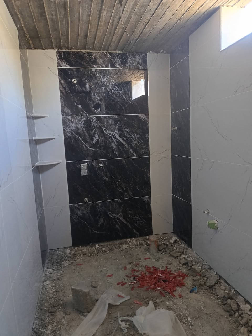 👷‍♂️ خلفة سيراميك وبورسلين 
متواجد بلقائم حاليا– شغل مضمون 💪

اللي محتاج شغل سريع ونظيف يراسل خاص 💬*********** بي واتساب
