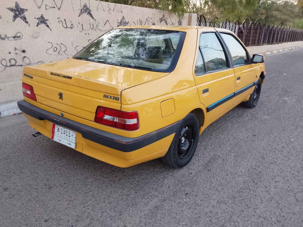 سلام عليكم سياره بيجو لميس للبيع موديل ٢٠١٦
سياره جاهزه من كلشي مصفر هيئة غرامات 
كير مكينه تبريد تدفئه صدر مكفولات 
بيه صبغ جاملغ امامي مكاني شهداء البياع 
السعر ٤٠ وبيه مجال رقم ***********
