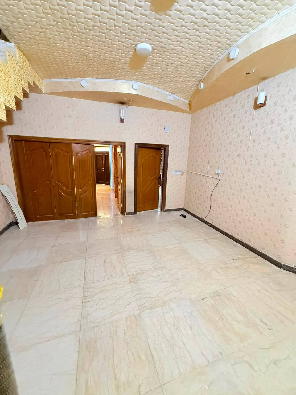 🔶(منزل للايجار)🏡✅
// المساحة (250) متر// طابقين 

🔸(يحتوي الطابق الارضي على/ غرفة منام/ صاله/ /مطبخ حار بارد / صحيات/كراج /يحتوي الطابق الثاني على/ ثلاث غرف منام/ هول/ صحيات /ومن ضمن البيت / مطبخ وكاونترات + سبالت + غرفة منام  /

                                                              
(الموقع المشراك الجديد مقابل جامعة باب الزبير)

سعر الاجار (مليون و 100 الف ) غير قابل للتفاوض //

🔻(عنوان الشركة )

 ( الجنينه /نهاية شارع المصلحه / قرب سوق الجبيلة ) 

للطلب والاستفسار الاتصال على الارقام التاليه//

واتساب +اتصال ***********
واتساب + اتصال ***********
