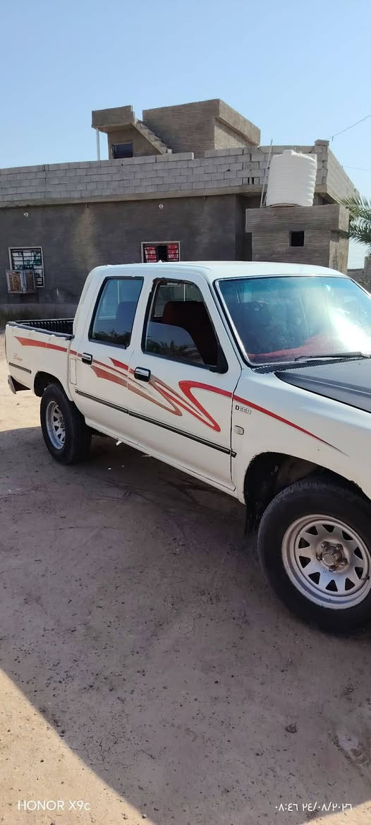 مكلف بلنشر بكم دير للبيع منفيس سياره جاهزه من الدعاميه لدعاميه محرك وكير وصدر كله بلشرط تايرات جديد خياس مابيه السعر30واذه رقم صاحب السياره ‏‪***********‬‏تصل علي مكان السياره الحلوات
