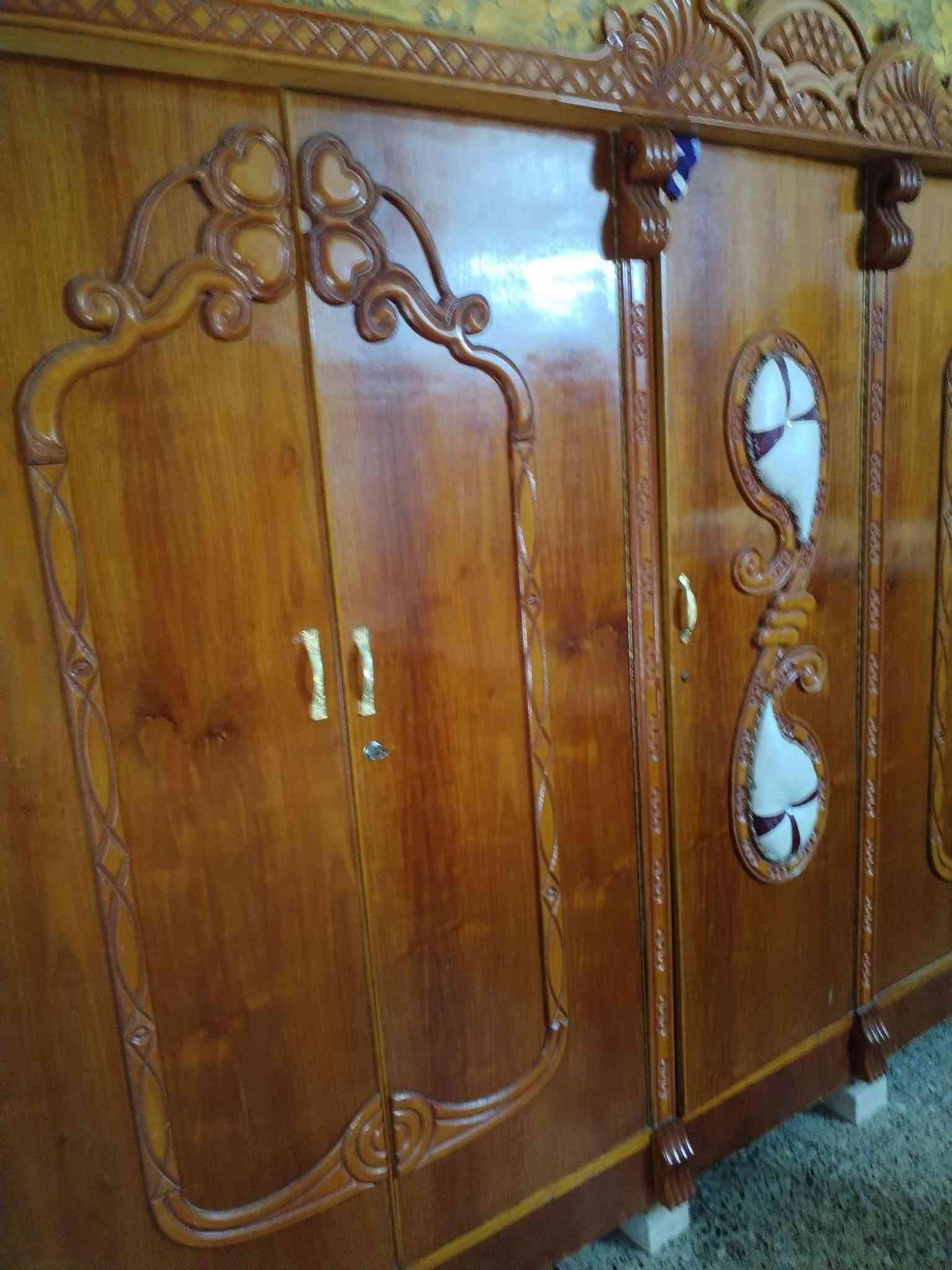 السلام عليكم ورحمة الله وبركاته
غرفه خشاب صاج اصلي
مستعمله للبيع
للأستفسار
***********
