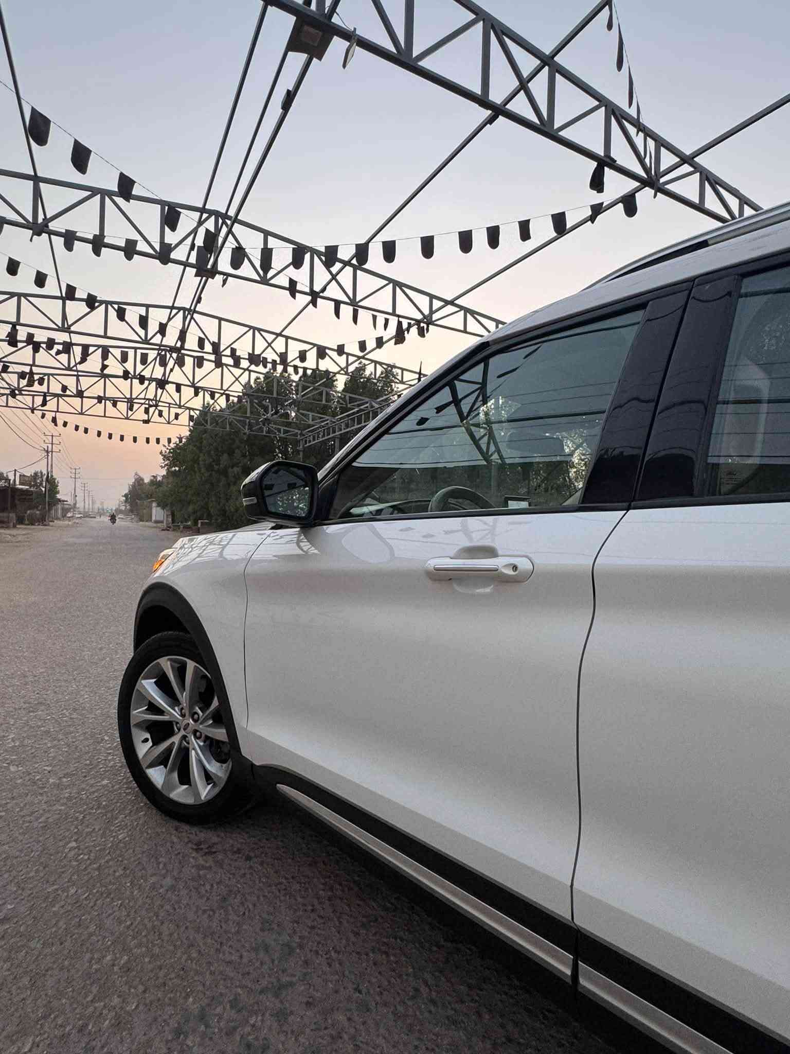 فورد اكسبلورر بلاتينيوم 2021 سته سلندر  v6 3.0L
ماشيه 37 الف ميل 

وارد امريكي بدون حادث صار بيها حادث بل عراق جاملغ خلفي صبغ 

رقم اربيل تريد تحويل تريد وكاله 

البلاتينيوم معروفه مواصفاتها اعلى فئه بالاكسبلورر 

المواصفات الخارجيه

خمسه كامره 

حساسات امامي وخلفي وجانبي 

رادار امامي وجانبي وخلفي 

تحديد مسار 

قياده شبه اليه

نزول منحدارات 

فور ويل

5 وضعيات قياده اقتصادي طبيعي سبورت ثلج طين 

اوتو ستوب 

اوتو بارك 

اوتو بريك 

اوتو هولد  

هاند بريك كهرباء 

ستيرن كهرباء 

لايت امامي كهربائي ماطور ويه الستيرن 

المري الجانبيه كهرباء 

اناره ترحيب بالمري وبالدوسه 

المواصفات الداخليه 

شاشه كبيره ابل كار بلي انرويد اوتو 

كشنات جلد 

كشنات تدفئه وتبريد ومساج 

كشنات السبعه راكب كهرباء 

بردات خلفيه 

كشنات اماميه خزن ميموري 

المري جانبيه والووسطه اوتو دم معتمه 

مواصفات كامله مابيها اي شي نقص 

مكفوله كير ومحرك وتبريد 

كشرها وداخلها جدا نضيف 

تخم تاير برجستون ياباني جديد 

سياره مال جنايه 

اخواني رجائا هذي السياره بلاتينيوم لحد يقارنها اباقي السيارات وجديده جدا وحادثها كلش بسيط 

مكان السياره بابل  

السعر  248 وبيها مجال وماكو هيج سعر بس مسعجل  

للاستفسار الاتصال على الرقم ***********
