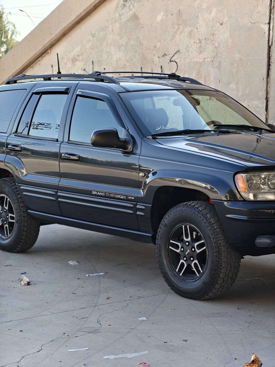 سلام عليكم ، جيب شيروكي موديل 2000 رقم سليماني ( v8 ) گير محرك شرط سنويه جديد بطاقه بانزين موجود منضومه غاز 80 لتر  بدون ضرر بدون صبغ سياره نضيفه كلش فقط بيها صوت اكسل سعر 77 رقم هاتف *********** مكاني كركوك

