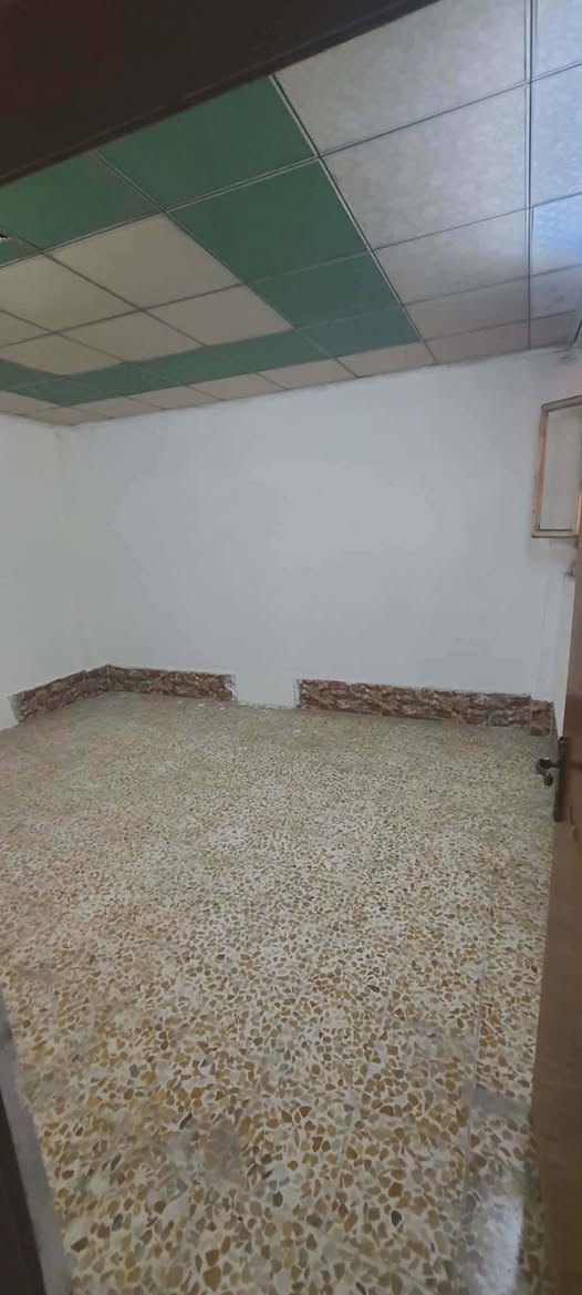 شقه للايجار
غرفه هول مطبغ مغاسل
سوق سومر فرع الصبايا اول عمارة على اليمين
175000
***********
