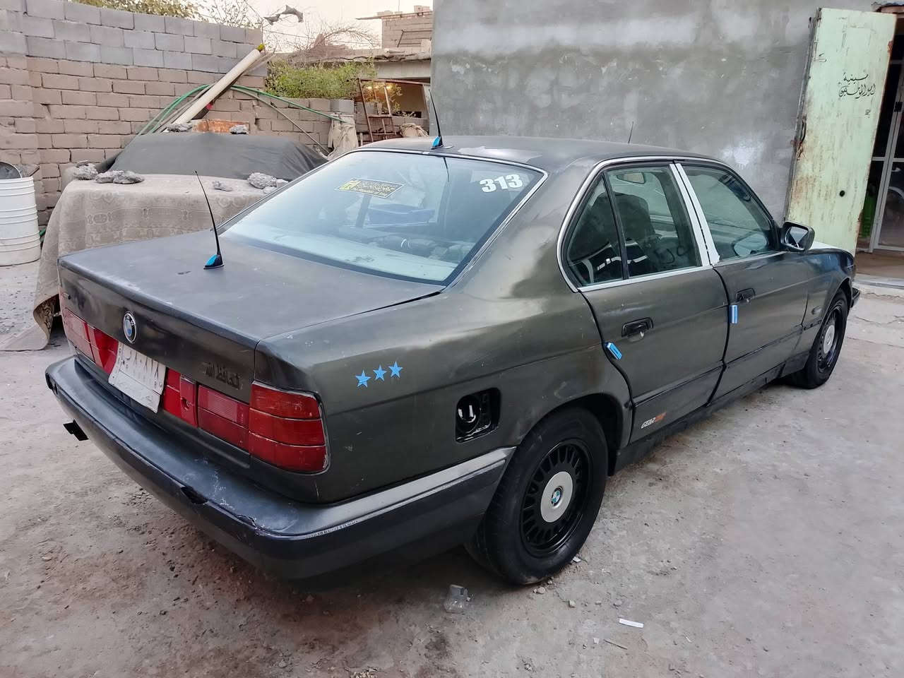 بي ام 525iالسياره مديل2000اصل شرط تحويل لو وكاله سنويه2027 رقم بصره مشروع وطني كير نضيف محرك نص عمر مفتوح حداده حلوه باور عاطل طخم تاير كهربايات شغاله السعر 30وبيها مجال قليل المكان بصره الدير***********
