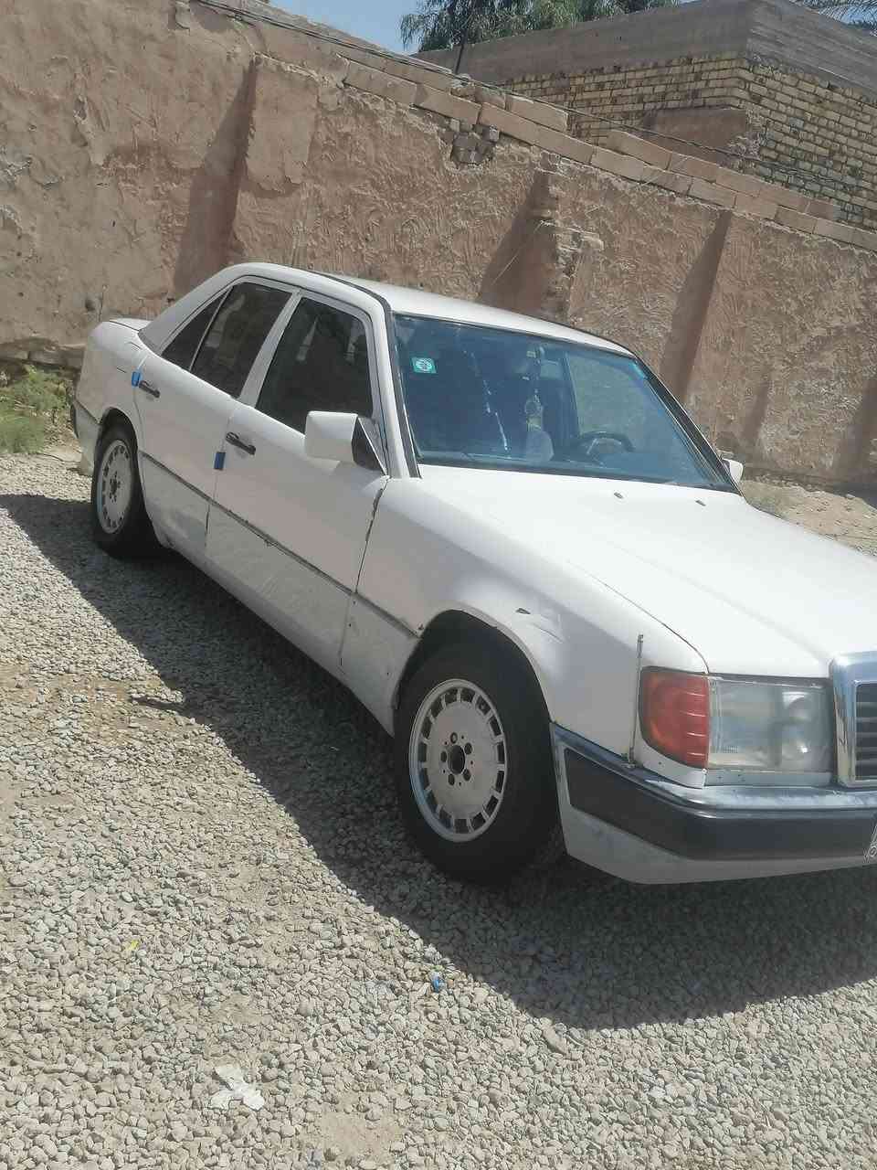 سلام عليكم سياره مرسيدس دب للبيع. موديل 1989رقم بغداد بسمي تحويل ثاني يوم مكينه بطه خير من الله حداديه تخم تاير جديد قواعد دبل بلاد... مكان ديوانيه  اتصل وبيك خيرر ودلل... رقم ***********
