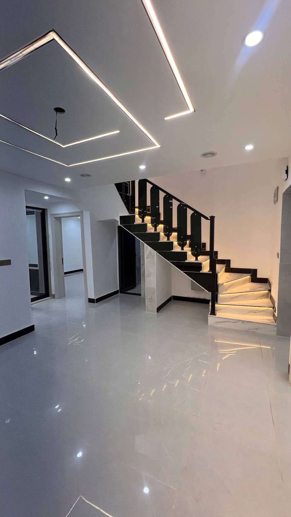 #مجمع_مهندسين في اربيل
منزل للبيع زيرو 
200م
طابقين
حديقة
استقبال 
مطبخ حار وبارد 
6غرف نوم
تمليك طابو 
——————-
للتواصل 📞 ***********
**************
في حال لم يتوافق العقار مع رغبتكم او لم يكن بقدر امكانيتكم زوروا موقعنا على تلكرام للتصفح على اكثر عدد من العقارات المتوفرة 
https://t.me/muhemenalkhalid أربيل, العراق
