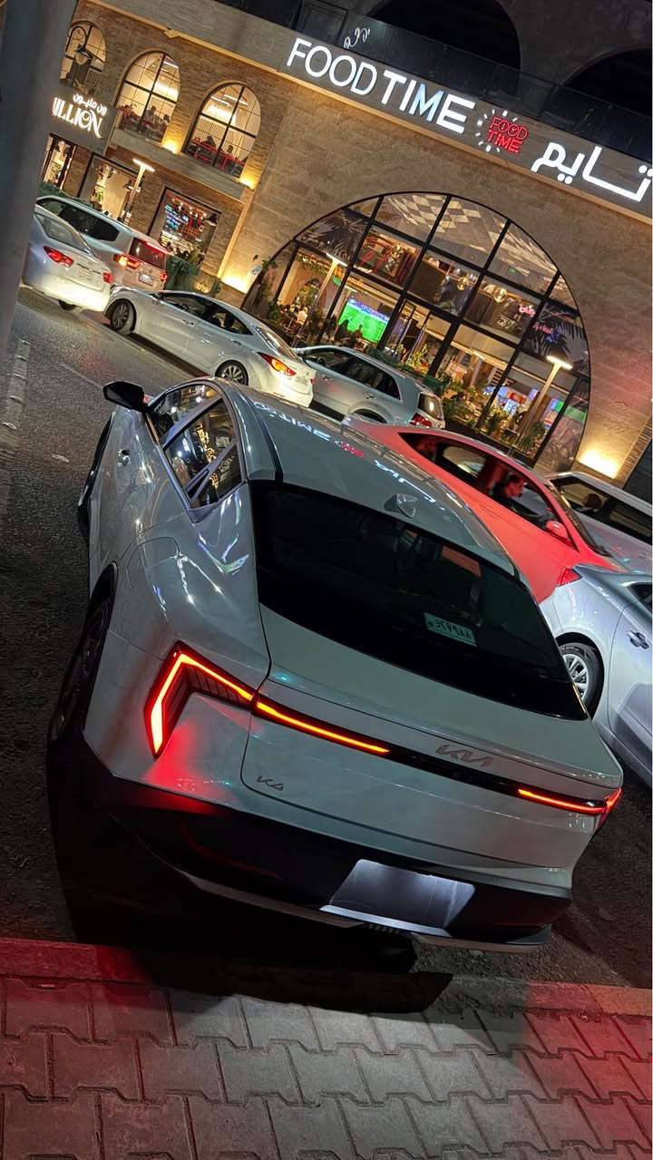 🚘🔥 Kia K4 2025 LXS  

موديل 2025، محرك 2.0L 4 سلندر دوش 
، كير أوتوماتيك، دفع أمامي FWD.

المواصفات:
• شاشة وسطية
• Apple CarPlay / Android Auto
• كاميرا خلفية
• تحكم بالمقود
• مثبت سرعة
• حساسات/أنظمة أمان
• أنظمة ESC وABS
• تشغيل بصمة
• تكييف
• ويل حجم 16
• داخلية مريحة ونظيفة
• مواصفات LXS
 • محرك دوش

📍 كربلاء - حي الحسين
💰 السعر: 14,000$
📞 *********** كربلاء, العراق
