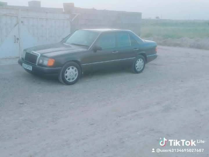 مرسيدس ٣٠٠ • دبل • ١٩٩٠