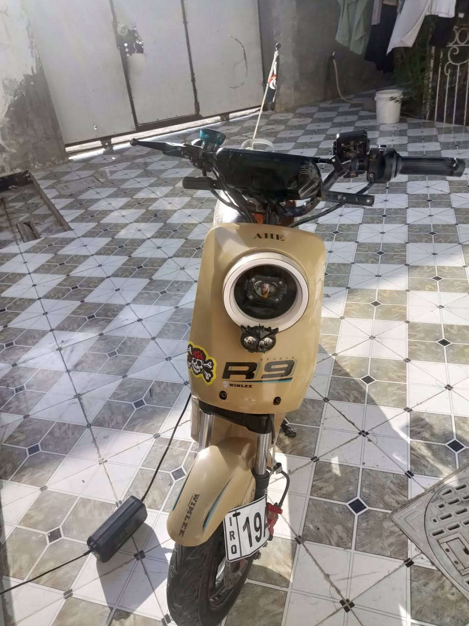 للبيع ار 9 موديل 26 بطاريات 32 امبير الولي ملف1800
واط شاصي حلو الدراجه حلوه تكيه سله موجوده الدراجه كامله                                                                   المكان.  البصره الزبير                                                        الرقم.***********
