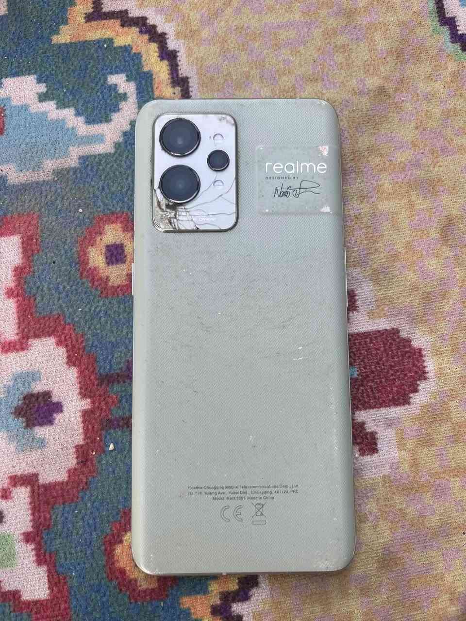 ريلمي GT2pro ذاكرة256 رام12+12 جهاز فلاكشب بس ضهر مشخط السعر250 وبيه مجال ***********
