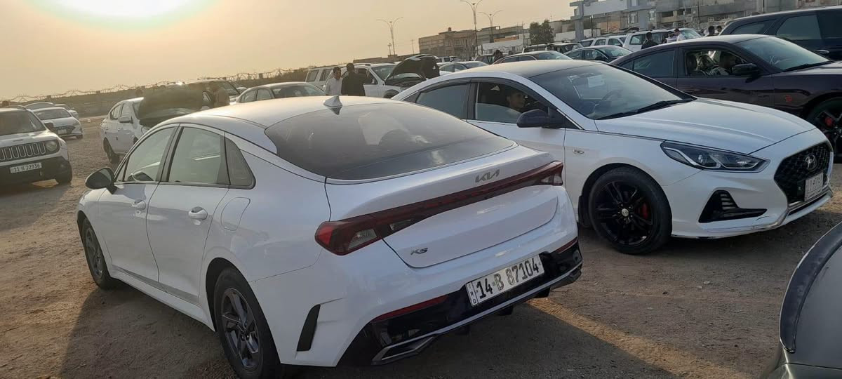 للبيع مباشر مع راعيها 
هاتف اتصال وواتساب
***********
تحويل ثاني يوم وباسم راعيها مباشر 
سياره كي فايف موديل 22 وارد امريكي مواصفات اعتيادية
الكير والمحرك كفالة
تفدفأة وتبريد شغالات تحكم ستيرن جهتين كاميرا دوارة مع الستيرن رادار امامي سيارة حادث بيه بجم امريكي
جاملغات ٢ صبغ والبنيد مبدل
العنوان / البصرة . ابي الخصيب . ام النعاج
السعر / 155 ورقة وبيها مجال
