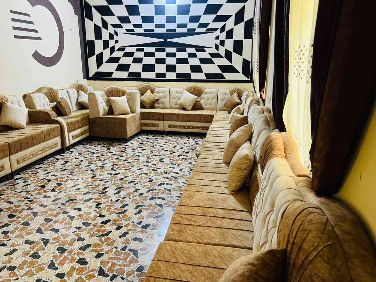 السلام عليكم للبيع قنفات ما مستخدمات بعدهن جداد السعر 1,200 بيهن مجال المكانه ابو غريب رقم ***********
