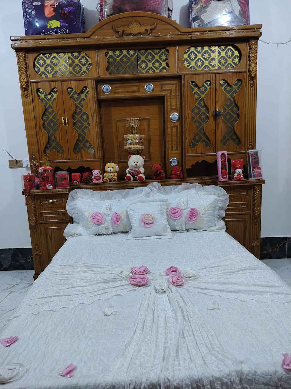 للبيع غرفه مسرح عراقي نظافه فول السعرمليون 300 بيها مجال العنوان الرمانه للاستفسار*********** واتساب@
