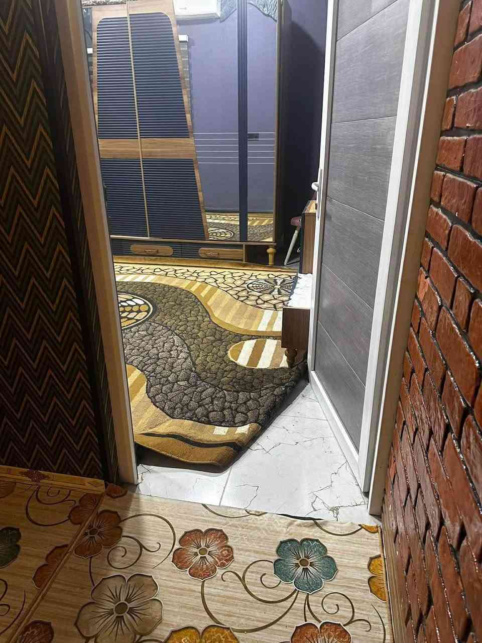 🏠 للبيع منزل  بسعرررررر جدا مناسب في حي السماح
📍 الموقع: حي السماح – قرب أسواق آدم
📜 سند طابو الزهور
📐 المساحة: 100 متر
📏 الواجهة: 5 متر
🏢 طابق ونص

🔹 الطابق الأرضي:
غرفة نوم + هول + استقبال + مطبخ + صحيات

🔹 الطابق الثاني:
غرفتي نوم

🛋️ البيت يُباع مع أثاث بسيط

📞 للمزيد من المعلومات الاتصال على الأرقام
***********
***********
 أو مراجعة مكتب عين الفهد 
📍 حي السماح – سايدين المشاعل– قرب جامع طه

فرصة سكنية مميزة بموقع جيد وسند أصولي.
