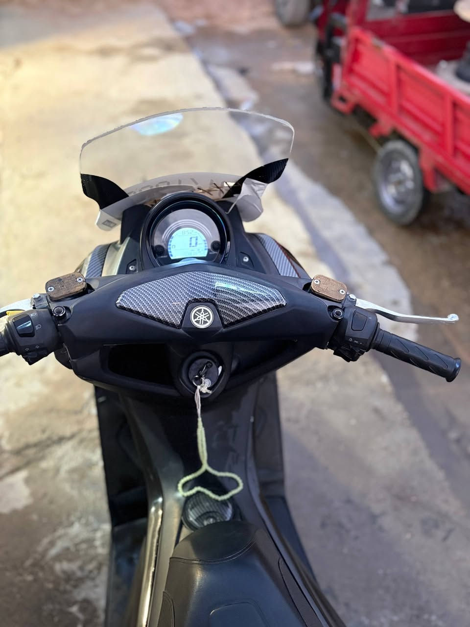 Yamaha NMAX

طراز NMAX حجم 150 سي سي - موديل 2024 بحالة ممتازة للبيع تفاصيل الدراجة والمواصفات الكاملة : نوع

الدراجة ديزاين ياماها NMAX الشهير) (الموديل)

2024 حجم المحرك : 150 سي سي 150cc) محرك نشط

واقتصادي جداً في استهلاك

للتواصل خاص او واتساب

***********

السعر ( مليون و ١٠٠ ) وبيها مجال للطبين
