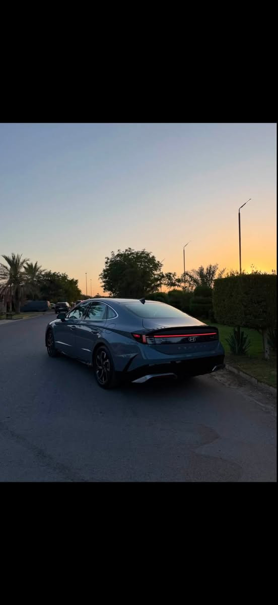 السلام عليكم
🚘سوناتا 2024 نص فول اسمنتي 
🇺🇸 وارد أمريكي
ماشيه: 49 ألف فقط
السعر :150وبيها مجال بسيط 
⚠️السياره بدون دواخل وشواصي شرط الفحص 
وبدون ايرباك 
سيارة حلوة ومرتبة وتستاهل المشاهدة
🔑 بصمة وتشغيل
 كشنات كهرباء
وبعد اكو هواي مواصفات بيها 
✨ شكل 2024 وأنيق جداً
📍 الموقع: بغداد حي الجامعه 
             📞 للتواصل؛ 
*********** او ***********
