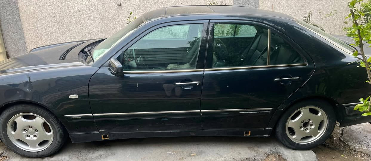 مارسيدس ام عيون E230 موديل 97 لون اسود كحلي 
مكينه خراطيم كير اوتو كشنات جلد وكهرباء وخزن ميموري برده خلفيه كهرباء سلايد كهرباء طكتين 
سياره حلوه ومال جناي يرادلهه ترتيبات بسيطه 
رقم بغداد مميز 
مكاني بغداد سبع ابكار 
السعر 67 وبي مجال بسيط 
***********
