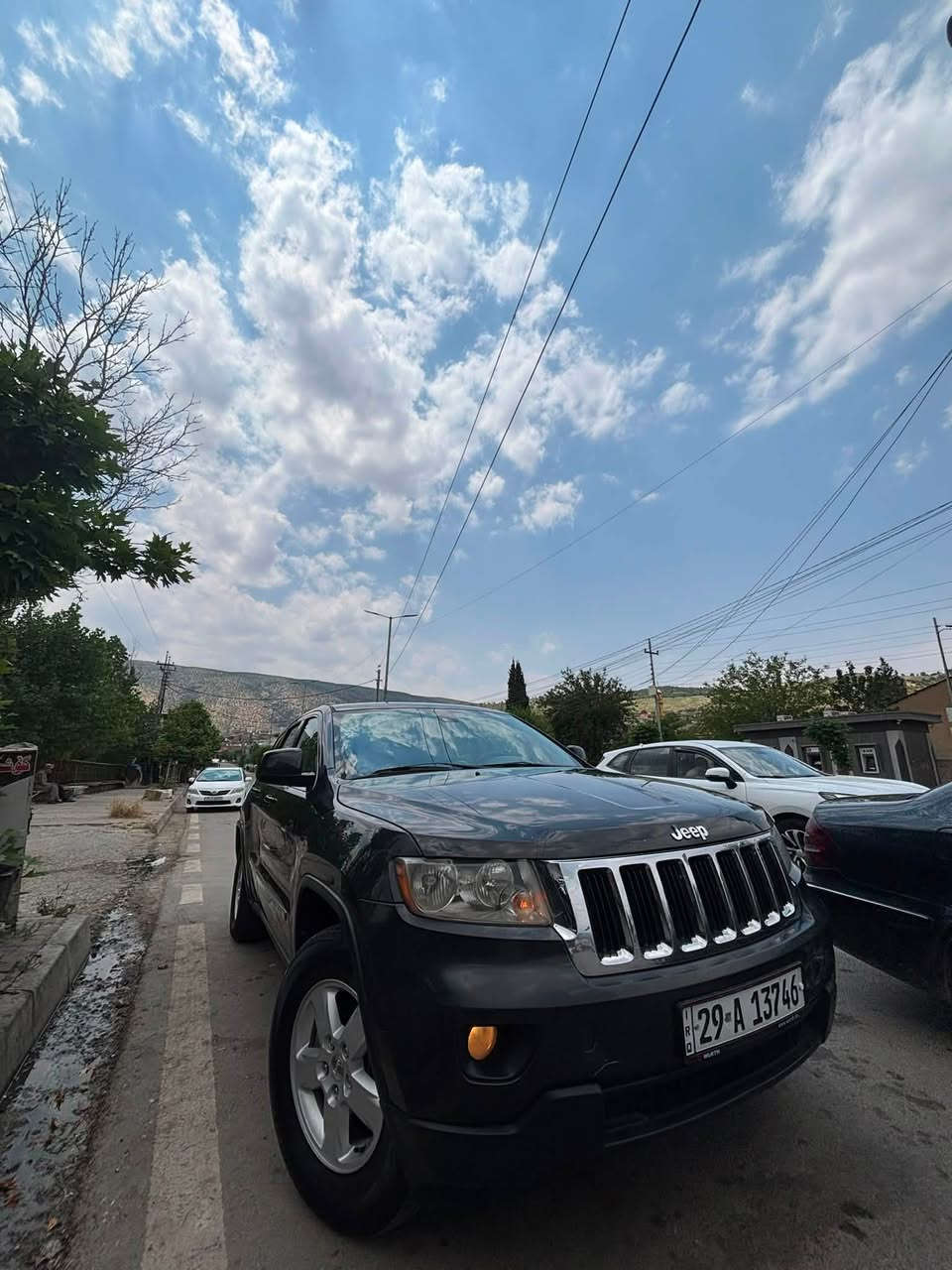 جيب كراند شيروكي لاريدوً
السعر ١٣٨ وبيه مجال قليل 

***********
مواصفات السياره 

شاشه كامره خلفيه 

كشن السايق كهرباء 

تشغيل عن بعد 

تبريد السياره خير من الله 

حادثه طخه بسيطه بلجنطه 

وبيه باب وجاملغ خلفي عكس السايق بلعراق 

تخم تاير جديد 

السياره  مامخلي بيه نقص 

من كلشي مجهزه صدر امامي خلفي 

رقمه واسط بسمي 

مكاني بابل قرب سيطره ام الهوى
