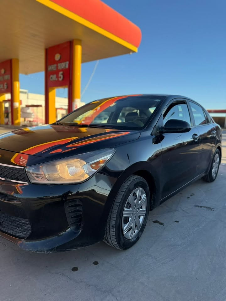Kia Rio Lx 2020 Black 1.6L:
3KPA24AD4LE312700 رقم شاصي 
سعرها 105$ ورقة 
بها 5 ورقة غرامة ينزل من سعره 
حادثها باب و جاملغ 
بدون دواخل 
بدون ايرباك 
ماشية ٨٣ الف 
رقم و سنوية جديد شرط تحويل او وكاله 
العنوان قضاء عقرة 
رقم تلفون و واتساب ***********
