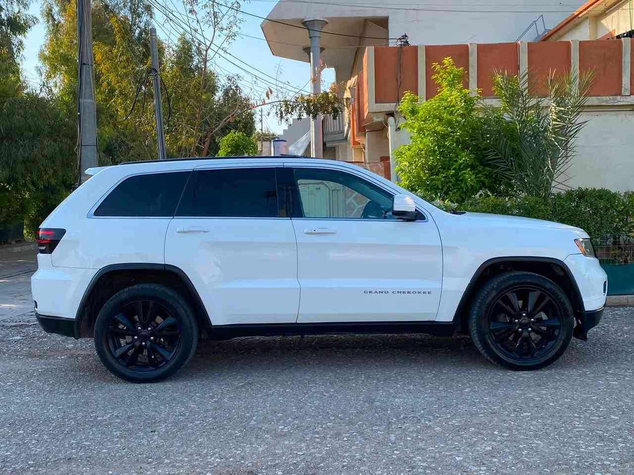 Jeep 2013 be boyax sax
V8 Rt
Kodey bo krawa
Limeted full
Panorama 
Kwshn jld 
Kwshn hetar
Awena hetar
Zor shte tr
***********
