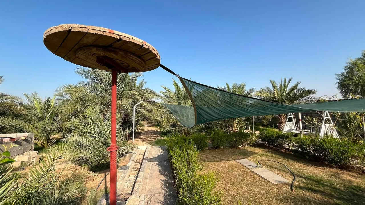 بستان للبـيــــــــــــع. 
بموقع متميز . مع كهرباء وماء 
مساحته : واحد دونم
وبنظام ري ( تقطير ) ممتاز جدا وعالي الكفاءة. 
فيه اكثر من 45 نخلة مختلفة الانواع واشجار مثمرة اخرى 
( تين وزيتون وسدر بانواعه والحمضيات بانواعها )
وحوض كبير مع خزان كبير للمياه. 
*وموقعه وصوره وتفاصيله موضحة مثل ما تشوفون بالبوست* 
__________________ 

هاتف / واتساب ***********
