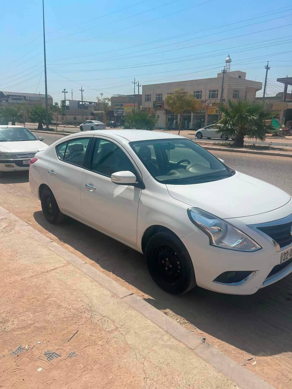 نيسان صني
موديل 25
ماشيه 25
كفاله عامه السياره وجديده 
السعر 123
رقم الهاتف /***********
