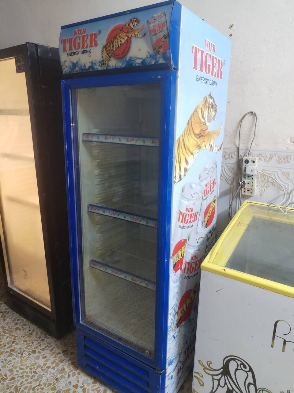 عارضات عمودي عدد 3 ومجمدة السعر كلهن 700 قفل بدون عمله العنوان بغداد حي اور الشراي يتصل على هذا الرقم ***********
