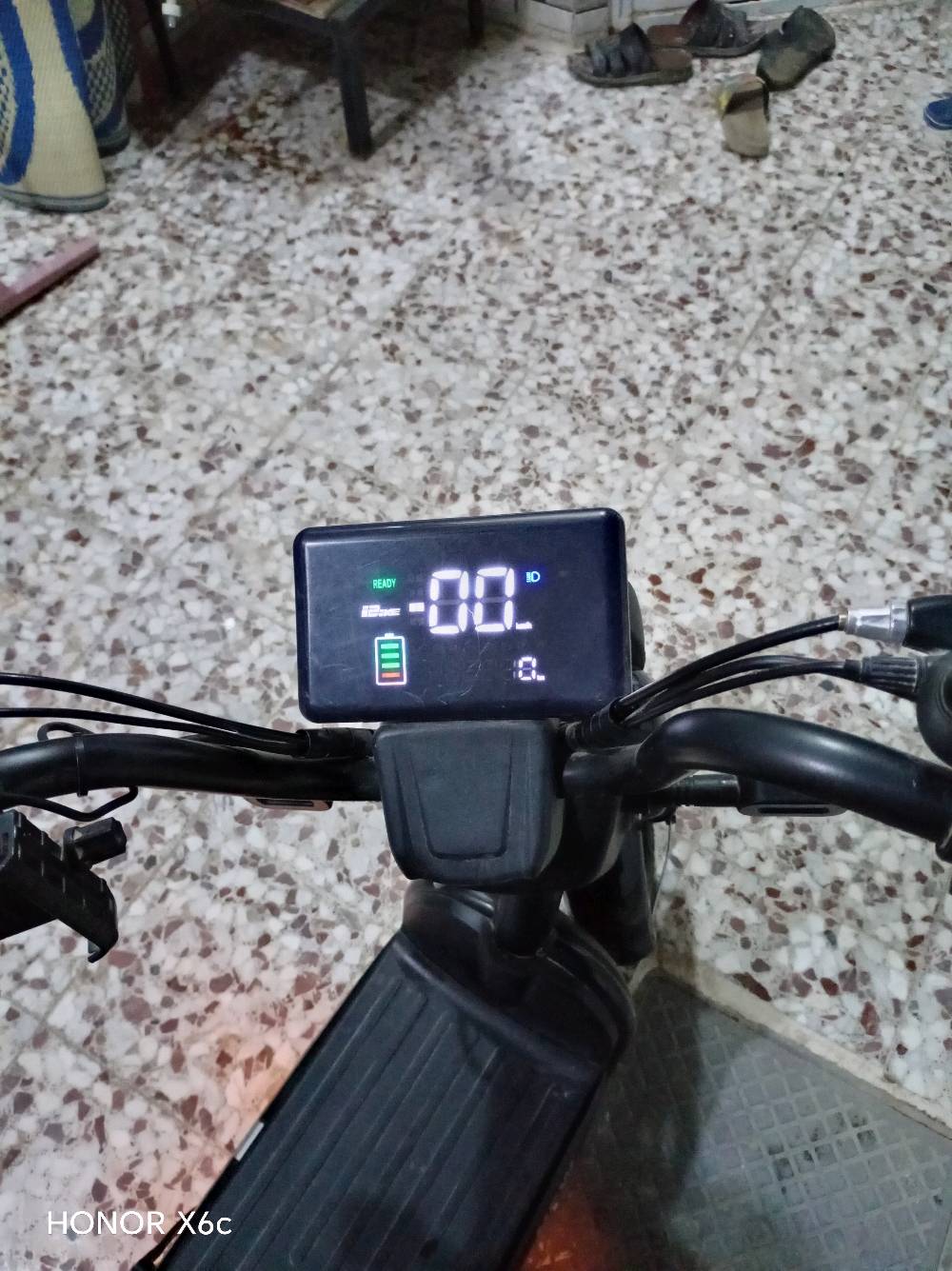 🚲 دراجة شحن حجم 14 للبيع
🏷️ شركة i2iKE بنز هابي
💰 السعر 240 قفل

⚠️ مو شراي لا تعبني وتكسر بالسعر

📋 المواصفات:

- 🔑 سويج تشغيل عدد 2، بصمة عدد 2، مفتاح صندوق البطاريات 2، مفتاح قفل ويل خلفي
- ⚖️ تحمل 120 كيلو
- 🛑 بريك بنز أمامي خلفي
- 💡 ضوء عالي ناصي
- 🔄 إشارة يمين يسار
- ⚙️ 4 نمرة ومثبت سرعة
- 🚨 إنذار سرقة
- 🔋 بطاريات عدد 4، 48W
- ⚡ ملف نحاس 100%، سرعة 35 حقيقي، 500W
- 📢 هورن
- 🔊 بلوتوث صوت عالي
- 🛞 أربع دبلات: 2 أمامي، 2 خلفي
- 📟 شاشة ديجتال تعرض الشحن والمسافة والفولتية والأعطال والسرعة
- 🔋 تمشي بالشحنة الوحدة من 25 إلى 30 كيلو حسب السرعة
- 💡 LED: واحد عاطل والثاني شغال
- 📱 ستاند موبايل

📍 العنوان: النجف، كوفة، السهلة، شارع معمل الدبس.

📲 للتواصل واتساب فقط: ***********

........................................................

السلة طاگة والمراية اليمنة طايحة، موجودات عندي.
شخوط قليلة متأثر.