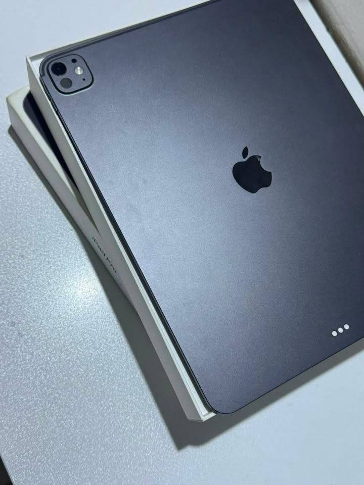 ايباد M5ذاكره 256بطاريه 100‎%‎مشحون 35مره جهاز اخو جديد زلغ واحد مابي وتر بروف جهاز بمعنه كلامه نضيف هوه جديد سوه لا مفتوح ولا مصلح ملحقات كامله داخل ضمان وكال
سعر مليون 450 
عنواني البصره التواصل رقم ***********
