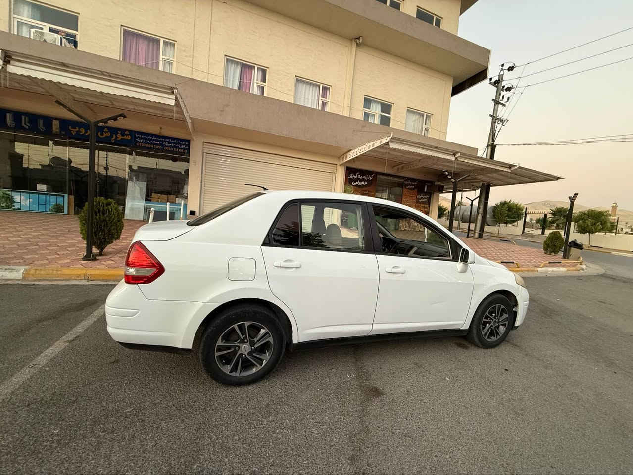 نیسان تیدا ٢٠١٢ 
٢ پارچە بۆیاخە بێناو گرتن
٢٣٠ هەزار ڕۆشتوە
زۆر پاک و خاوێنە و ماڵی دۆستە
***********
*********** السليمانية, العراق
