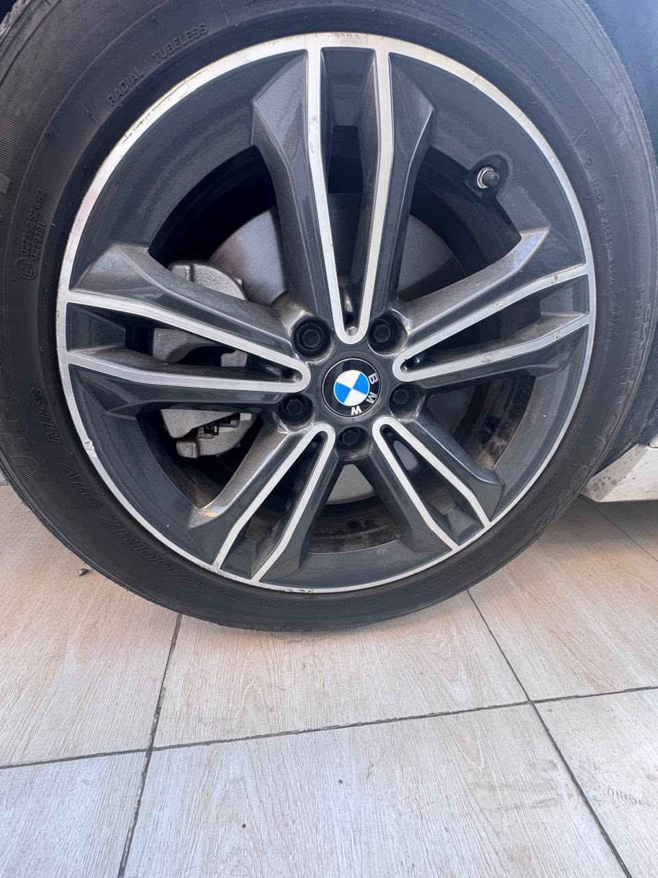 BMW 228i للبيع – موديل 2023

مكينة 2000cc Twin Turbo
ماشية 45 ألف ميل
الحادث: كيس دهن، ضربة دعامية أمامية بسبب حادث دراجة، الدعامية معدلة على البارد، ومصبوغ منها تقريبًا مسافة شبر.
السيارة نظيفة والتفاصيل مذكورة 
مكانها بغداد اليرموك اربع شوارع  ***********
