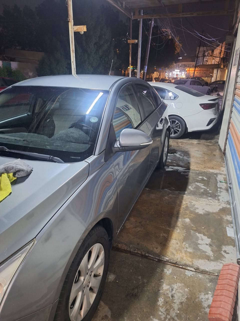 السلام عليكم 
كروز موديل ٢٠١٧ 
محرك ١٨٠٠ خليجي 
تبريد شغال 
سنوية جديدة باسمي 
نبيع مصبوغة حزام للجمالية بدون دواخل 
السعر ٧٥$ 
رقم هاتف ***********
